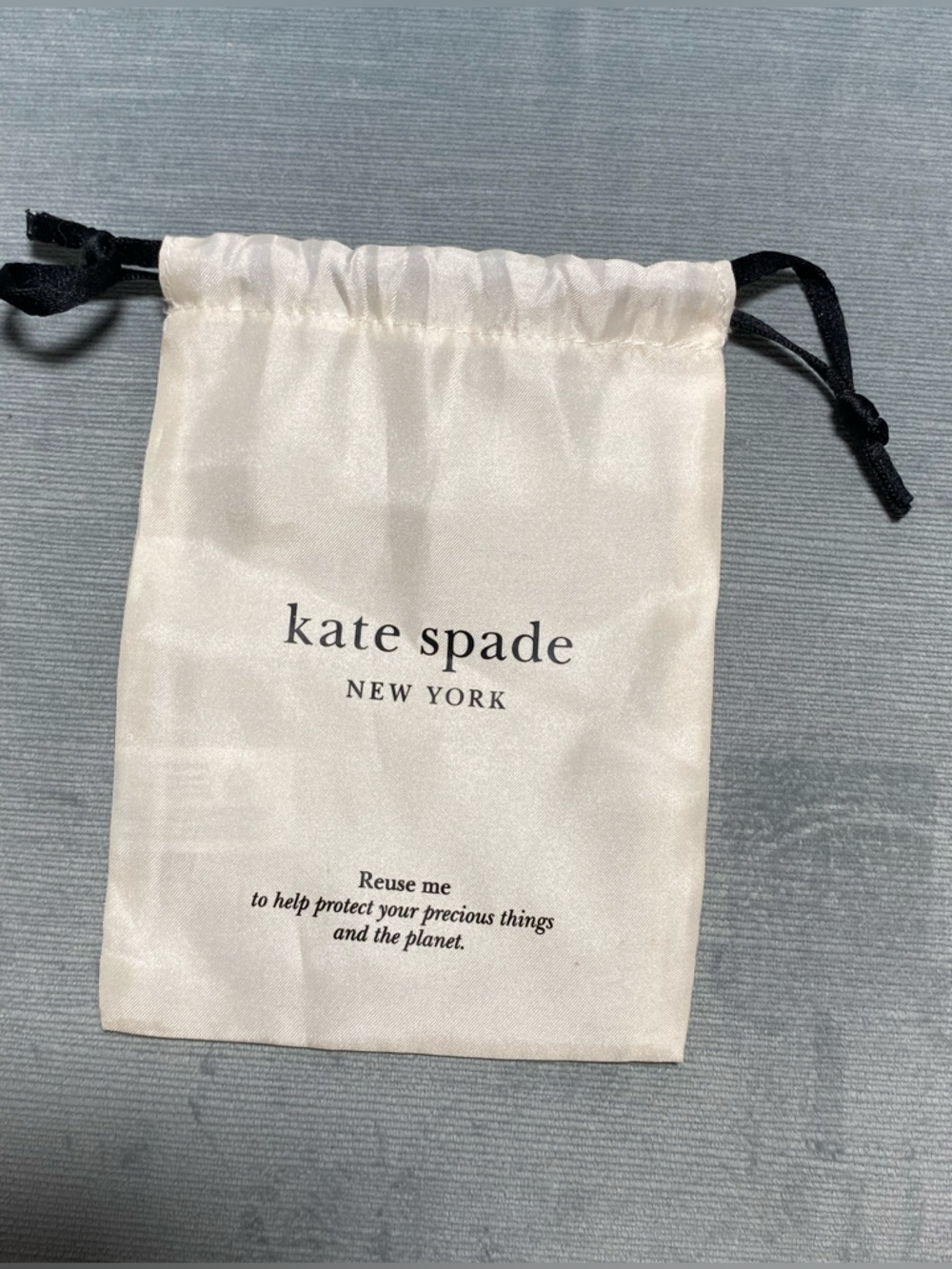 EUC Kate Spade New York Heart of Gold”Bangle Bracelet 12k gold plated, dust bag - Picture 4 of 13